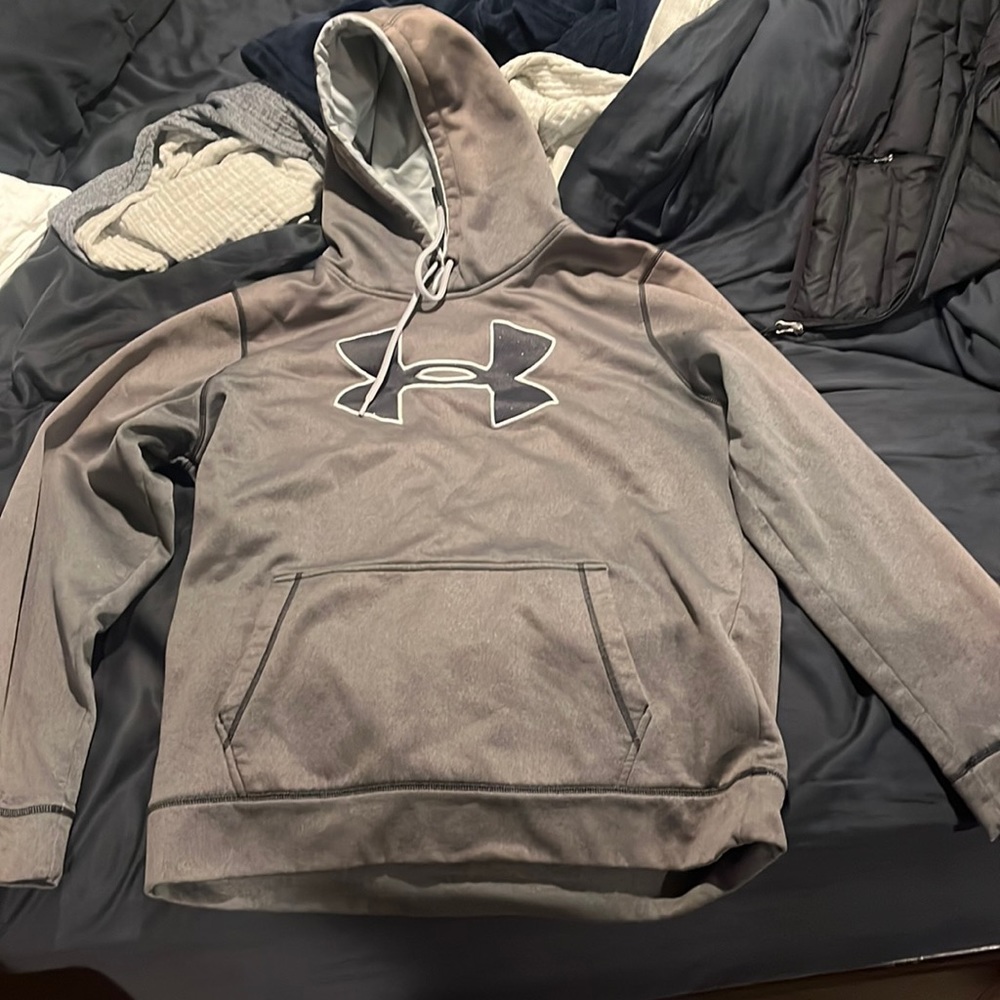Under Armour Large Hooded Sweatshirt